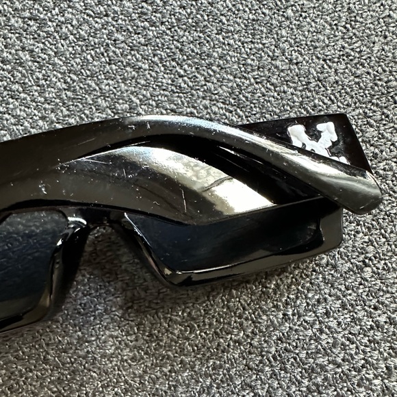 OFF-WHITE Black Embellished Sunglasses - Picture 4 of 14